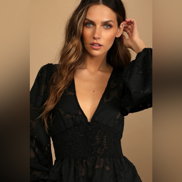 LULUS | NWT PATIO DATE BLACK FLORAL JACQUARD BUTTON-UP LONG SLEEVE TOP LARGE - Picture 3 of 9